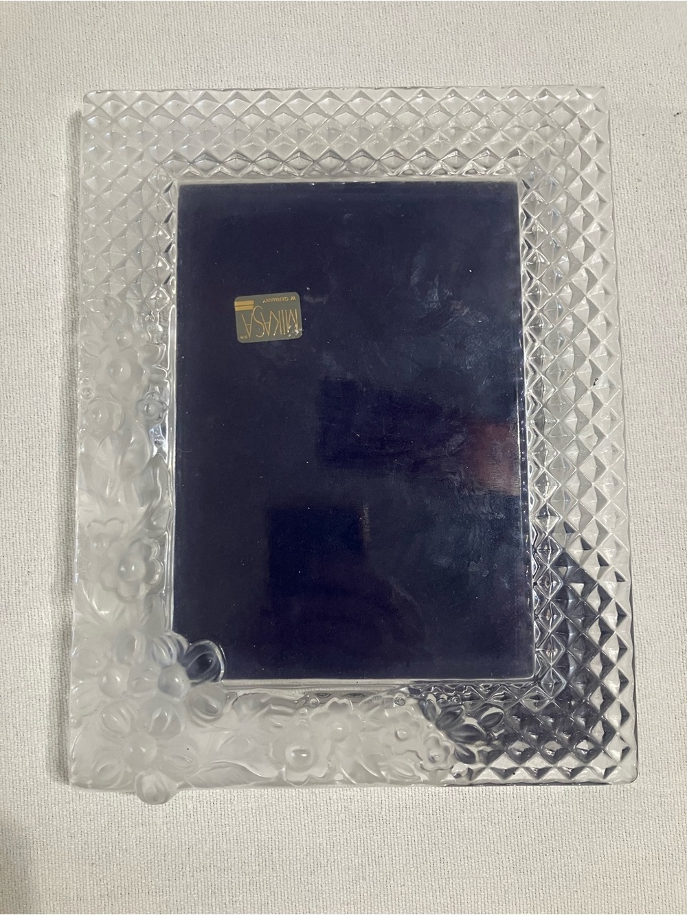 Mikasa Glass Frame with Textured Surface and Flower, 7.5 x 9.5 inches